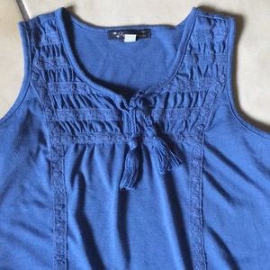 Xtraordinary sleeveless top large